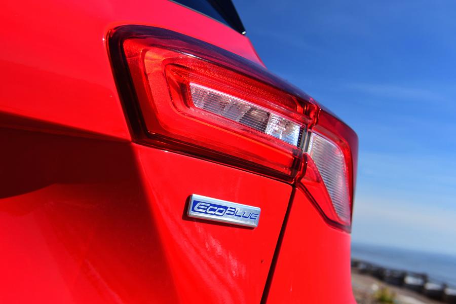 Детали экстерьера Ford Focus ST-Line 2018 года  (UK) (фото 39 из 42)